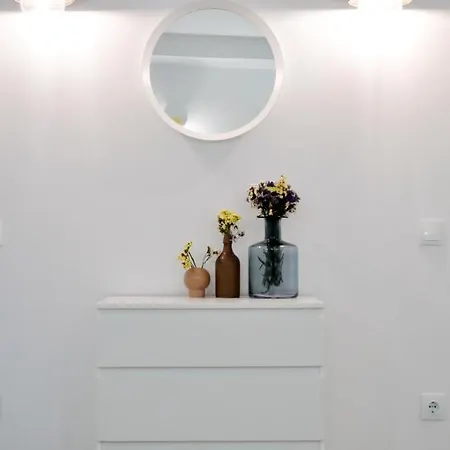 Hola *